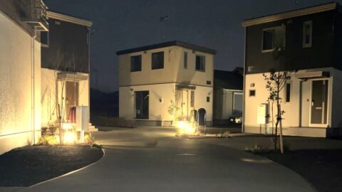 裾野市　「シークエンスが美しい集合戸建住宅」