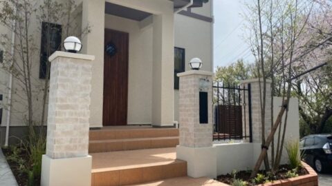 裾野市 「愛犬と共に過ごす庭」白を基調としたフレンチカジュアルエクステリア