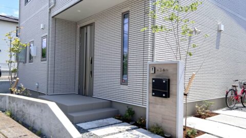 三島市「アースカラーを使ったオープンエクステリア」