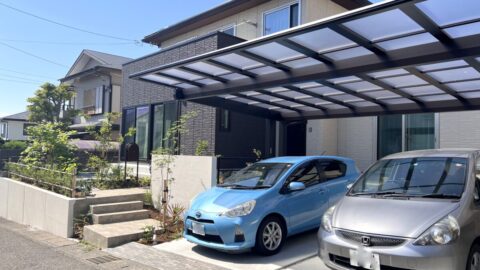 三島市「緑に包まれた暮らし」四季折々の草花を楽しむエクステリア